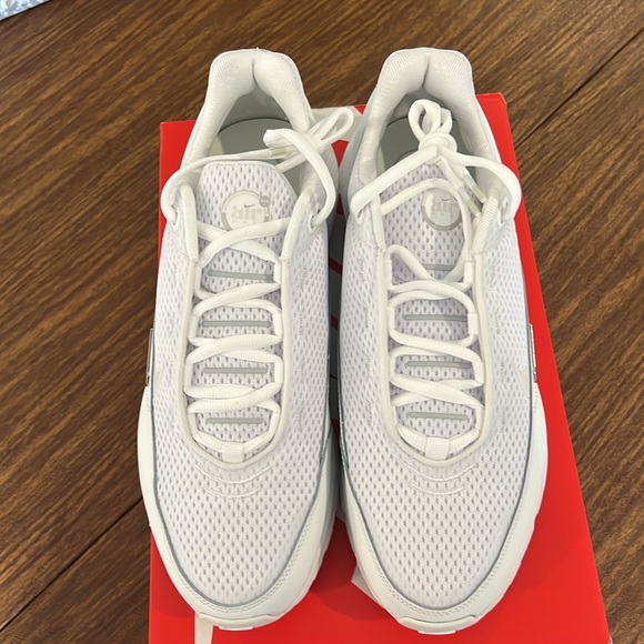 Brand new Nike 270 air max pulse , Got for Christmas never tried on or wore. - Picture 4 of 5